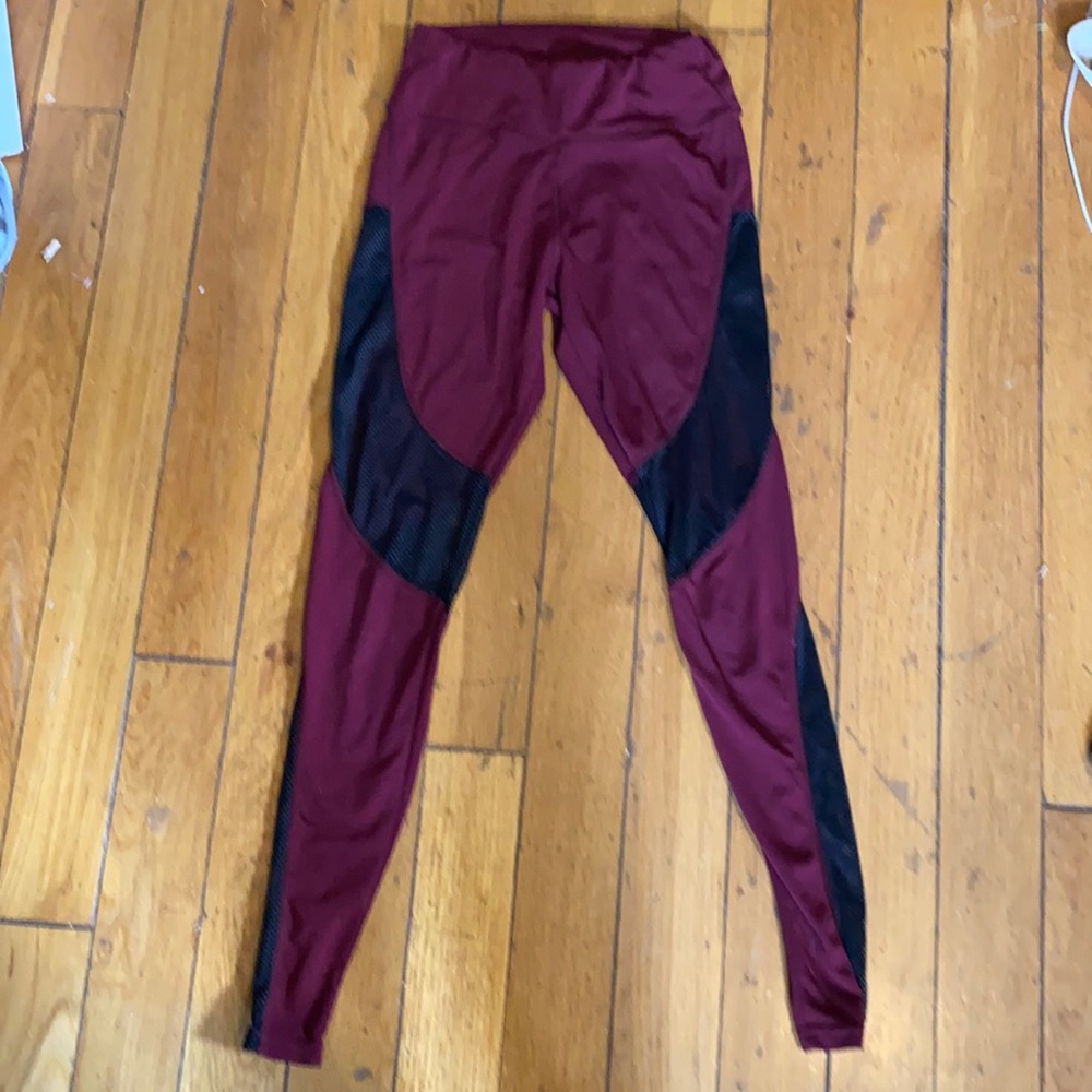Maroon leggings with black mesh
